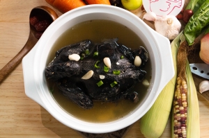 白蒜頭烏骨雞湯